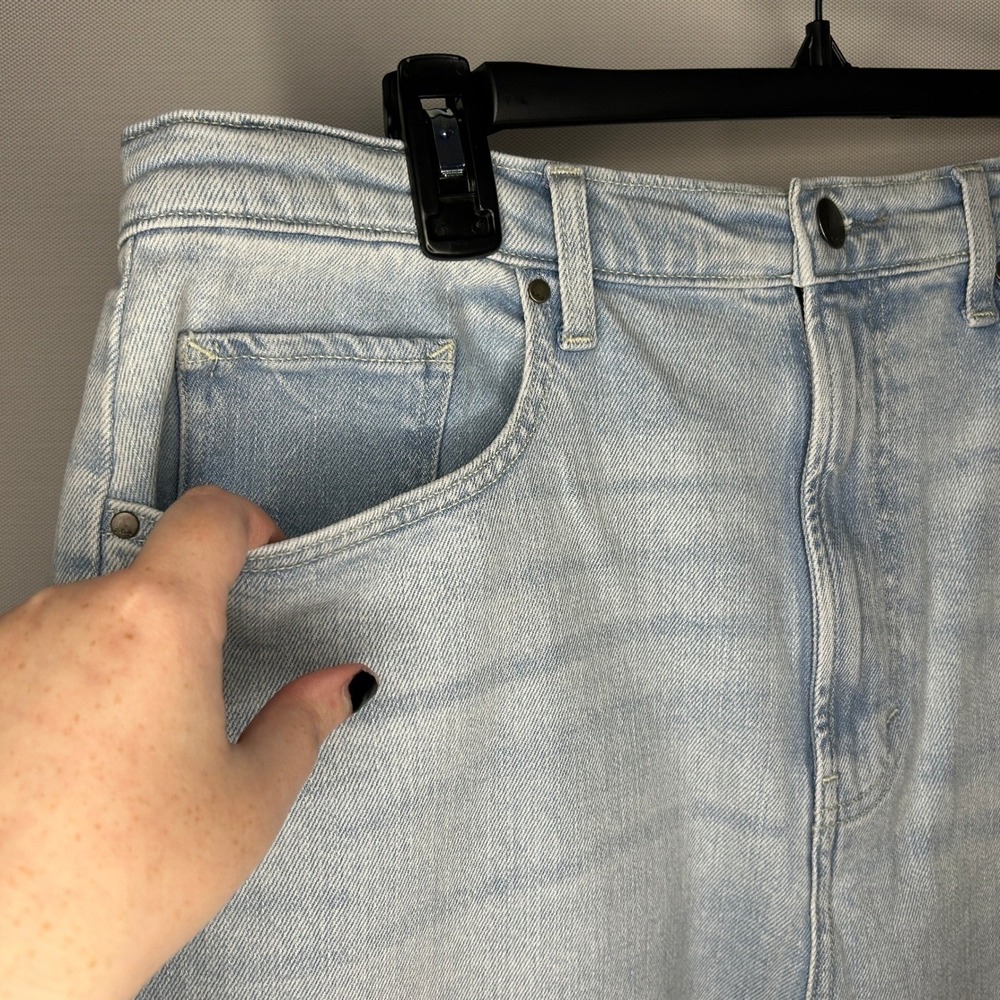 a.n.a A New Approach Highest Rise Barrel Jeans 16 Light Ocean Bleach Denim NWT - Picture 2 of 8